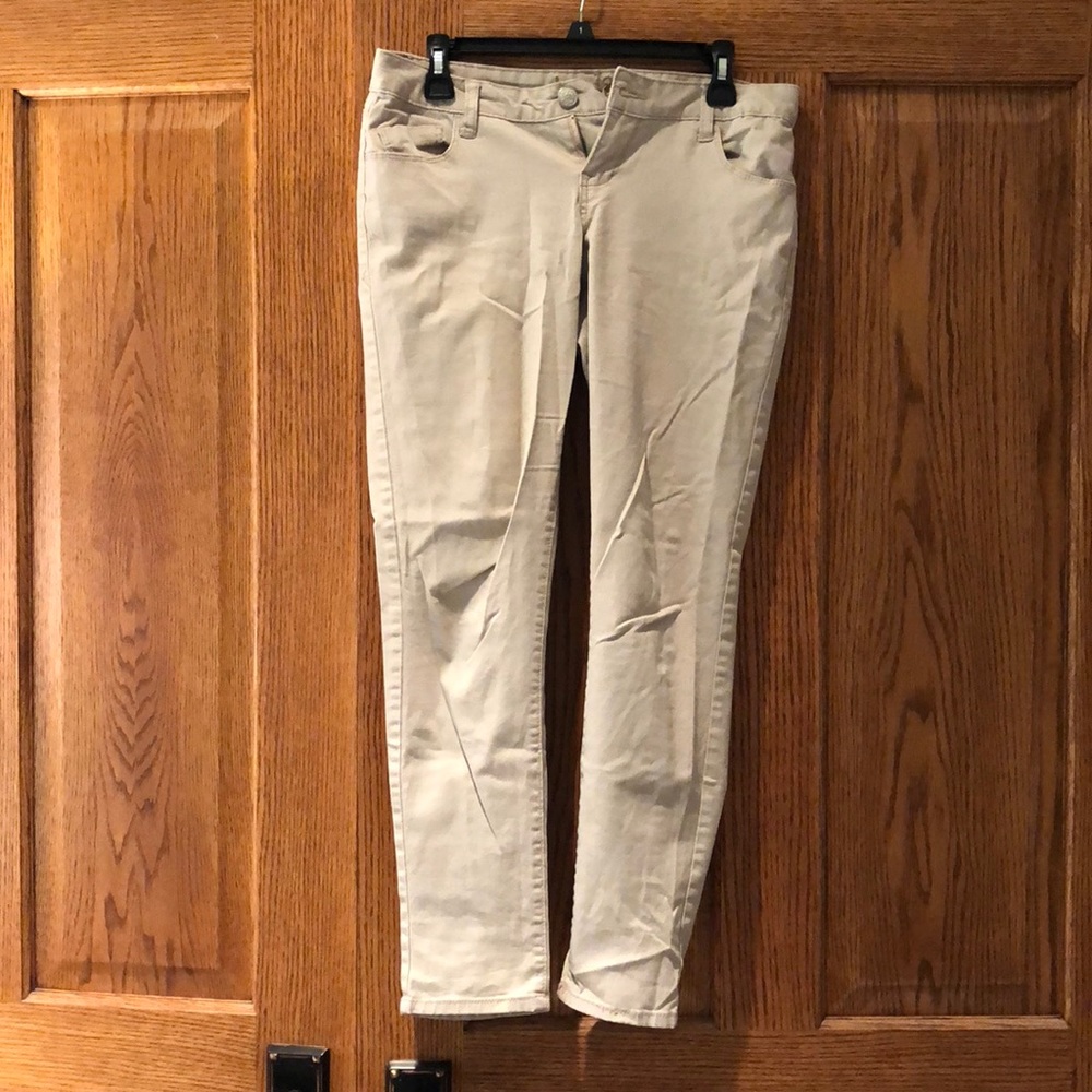 American Rag skinny Khaki pants
